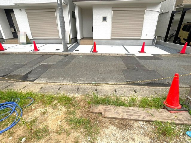 京阪本線『淀』駅まで徒歩８分♪お財布にも優しいオール電化４ＬＤＫ住宅◎伏見区淀下津町１期の前面道路含む現地写真|前道道路(２０２４年７月撮影)
