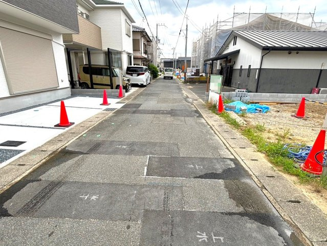 京阪本線『淀』駅まで徒歩８分♪お財布にも優しいオール電化４ＬＤＫ住宅◎伏見区淀下津町１期の前面道路含む現地写真|前道道路(２０２４年７月撮影)