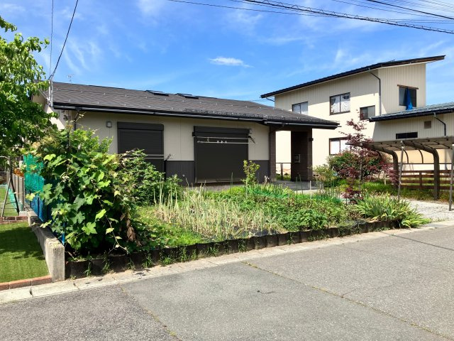 【中古住宅】中山町あおば戸建の外観|外観は落ち着いています