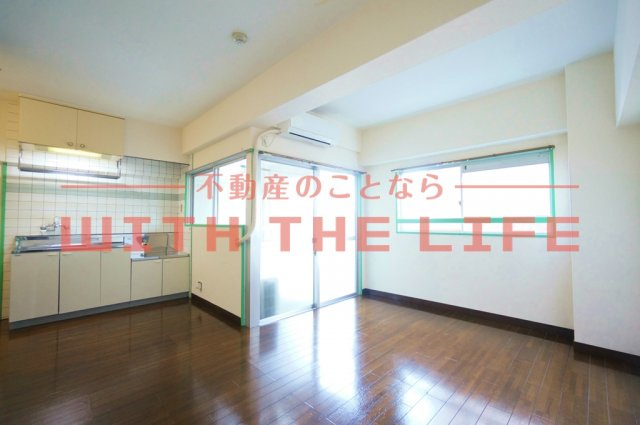 ハウスビューティフルモア【キャッシュバック対象】の居間・リビング|こちらの居間で趣味の時間をお楽しみください