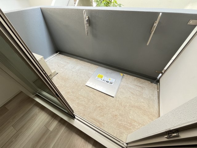 【バルコニー】アルティザ江坂