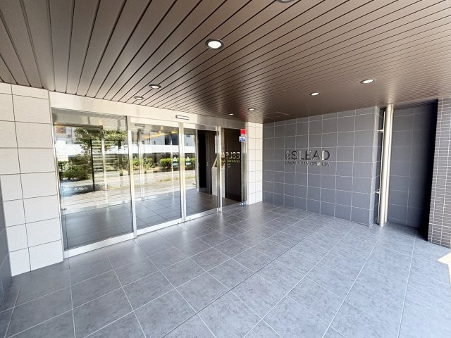 エスリード萱島セミリアのエントランス|毎日通るエントランスはこのようになっています