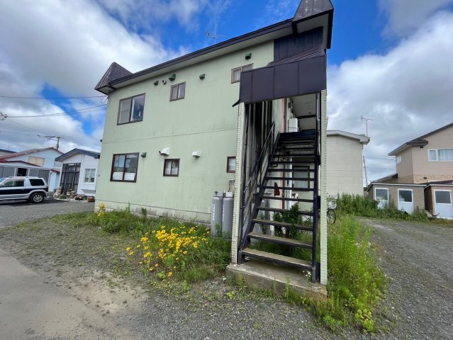 釧路市貝塚4丁目売アパートの外観