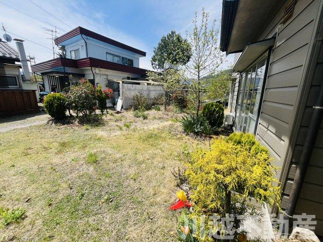 生活利便施設が徒歩圏内の中古戸建の外観|ゆったりした敷地とのどかな街並み