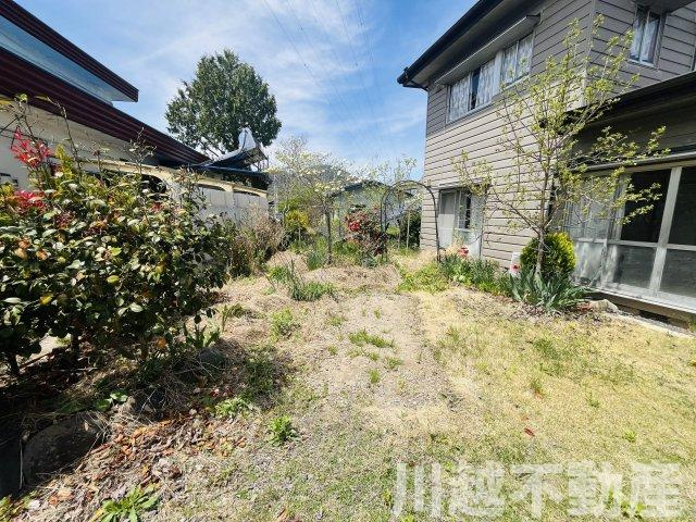 生活利便施設が徒歩圏内の中古戸建の外観|ゆったりした敷地とのどかな街並み