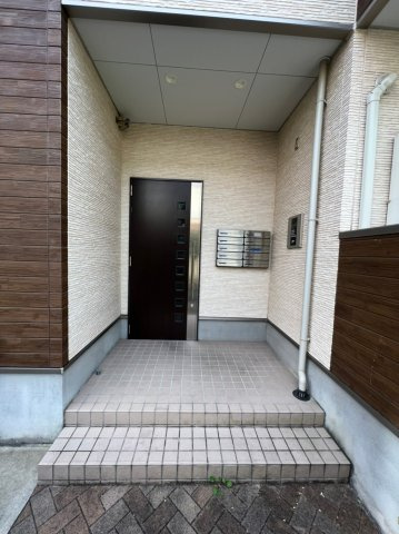 ココラス大久保のエントランス|ココラス大久保