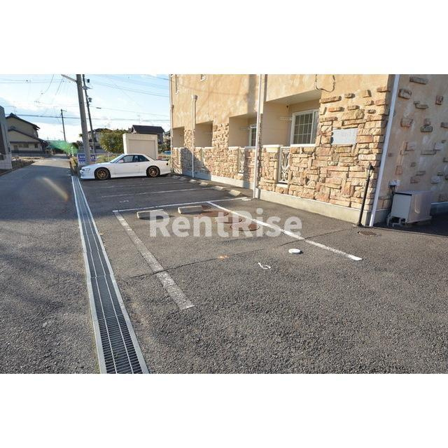 ベルハウスⅡの駐車場