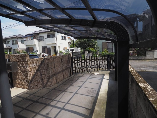 前橋市青柳町　中古住宅の駐車場