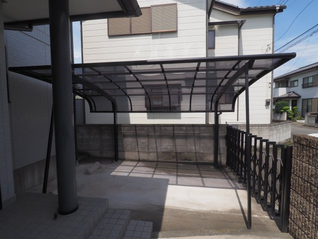 前橋市青柳町　中古住宅の駐車場