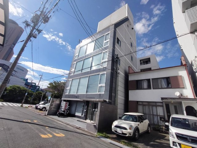 エムアイビルの外観