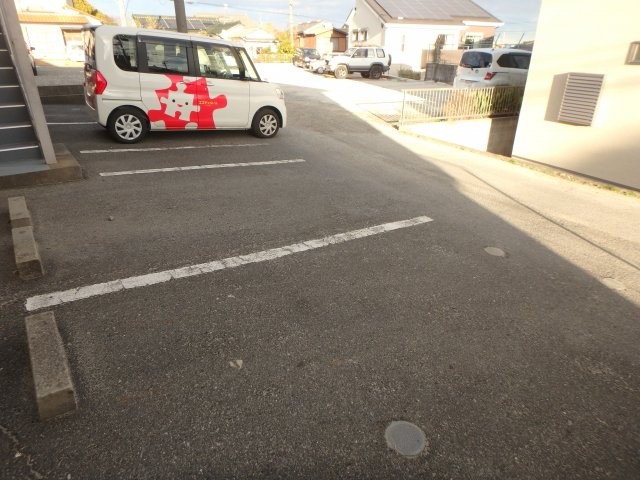 コーポ大信の駐車場