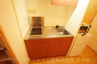 【キッチン】 | レオパレスヴェルヴェデーレ | 画像4