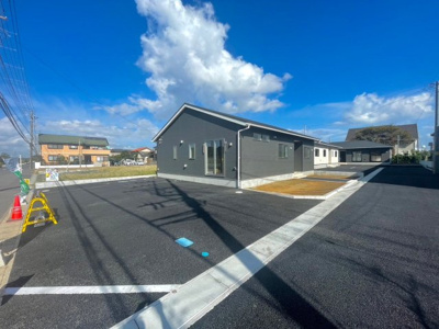 【前面道路含む現地写真】 | 銚子市長塚町２号棟 | ご見学はお気軽に0476-37-3888までお問合せ下さい！■住宅ローンのご相談は無料ですので、お気軽にご相談下さい！