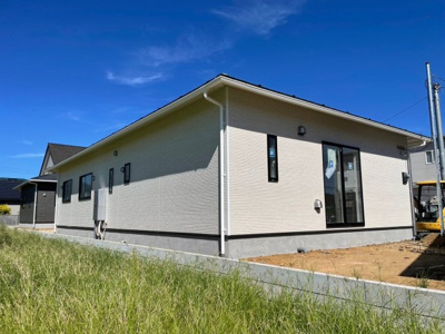 【外観】 | 銚子市長塚町２号棟 | ご見学はお気軽に0476-37-3888までお問合せ下さい！■住宅ローンのご相談は無料ですので、お気軽にご相談下さい！