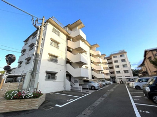 【外観】 | 【エメラルドマンション高木】２０２４年５月、リフォーム完成いたしました♪少しでも気になる方はすぐにご連絡ください。住宅ローン・その他ご質問等いつでもお待ちしております。