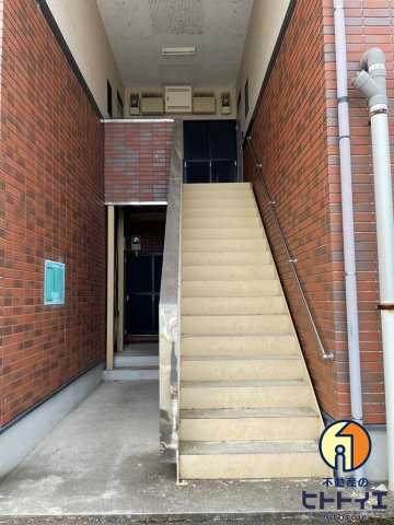 コーポテルニテⅠのエントランス