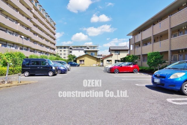 パルテアの駐車場