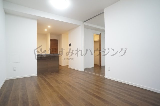 みなとメゾン川西中央の居間・リビング|参考、同建物・類似反転間取りの号室