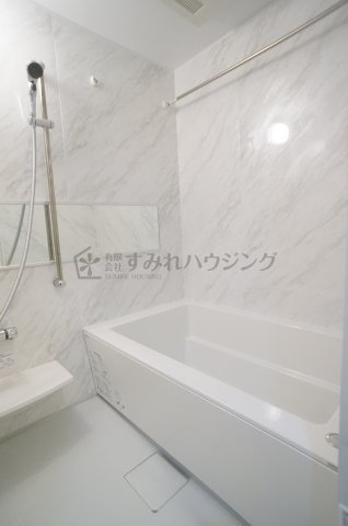みなとメゾン川西中央の浴室|参考、同建物・類似反転間取りの号室