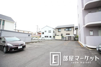 【駐車場】