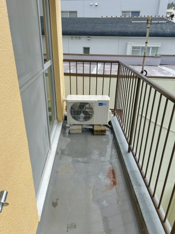 幸和ビルのバルコニー