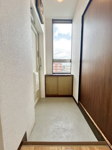 幸和ビルの玄関