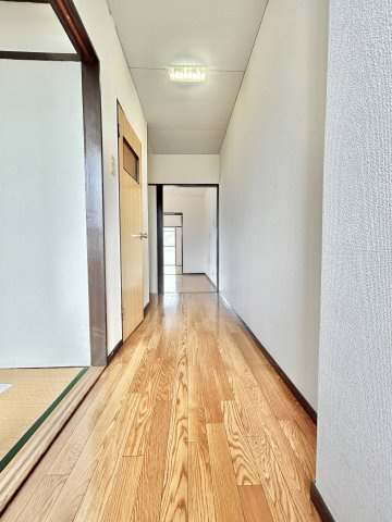 幸和ビルの居間・リビング