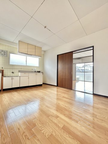 幸和ビルの居間・リビング