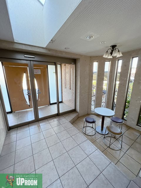 グレースコート豊山のエントランス