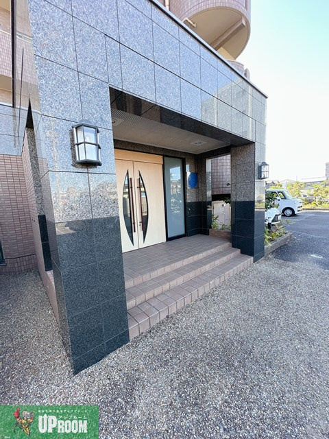 グレースコート豊山のエントランス