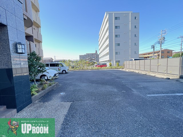 グレースコート豊山の駐車場