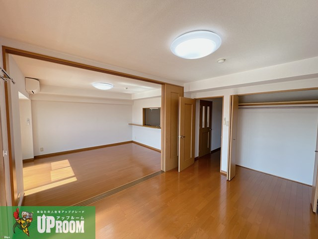 グレースコート豊山の居間・リビング