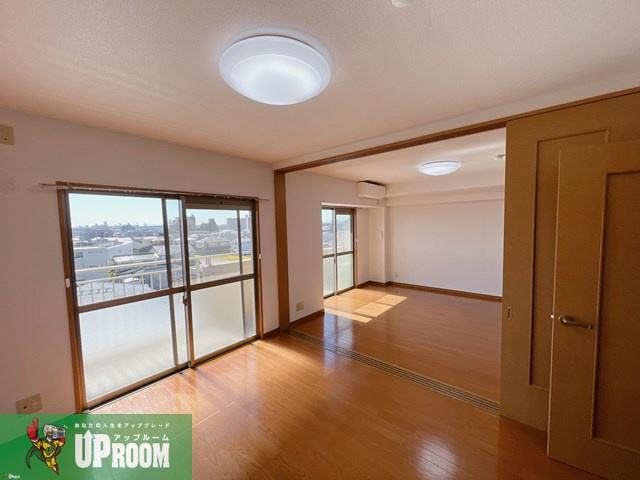 グレースコート豊山の居間・リビング