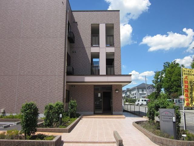 アリストクラット春日部のエントランス