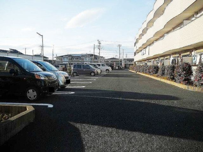 【駐車場】 | アリストクラット春日部 | 駐車場です
