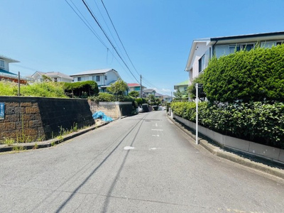 【前面道路含む現地写真】