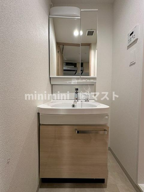 プレサンス堺筋本町エグゼブランの洗面所