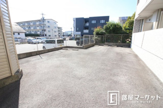 【駐車場】