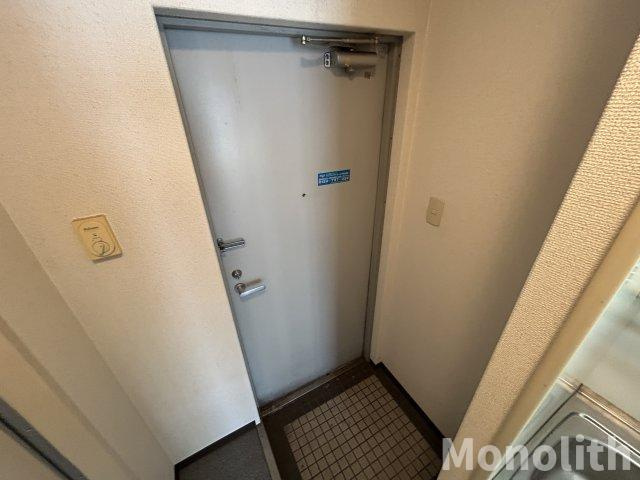 シャルマンフジ久米田弐番館の玄関