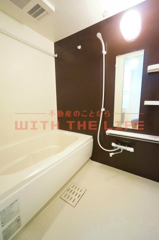 ソラーレ梅満【キャッシュバック対象物件】の浴室|落ち着いた空間のお風呂です