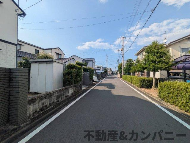 今在家三丁目の中古のおうち　松山市今在家中古戸建の前面道路含む現地写真