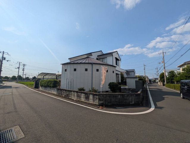 今在家三丁目戸建の前面道路含む現地写真
