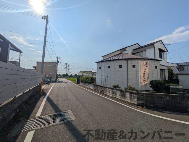 今在家三丁目の中古のおうち　松山市今在家中古戸建の前面道路含む現地写真