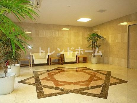 リーガル福島駅前のエントランス|選べる家電プランあり！！