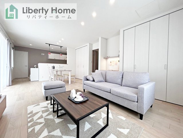 小美玉市羽刈　の居間・リビング