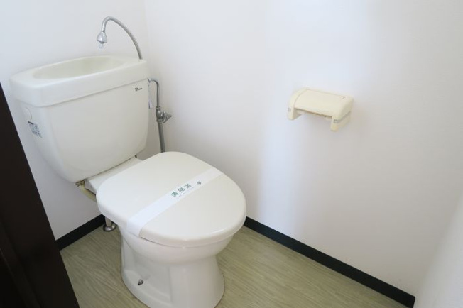 【トイレ】 | ベルメゾン吉野 | 簡易水洗のトイレになります。