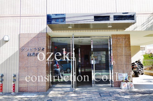 アンセラジオ新越谷のエントランス