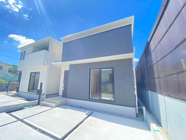 ハートフルタウン北中城熱田　2号棟の外観