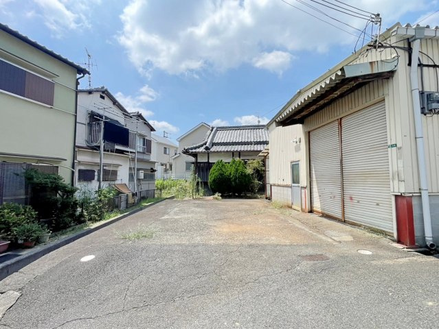 岸和田市尾生町２丁目　古家付き土地の外観