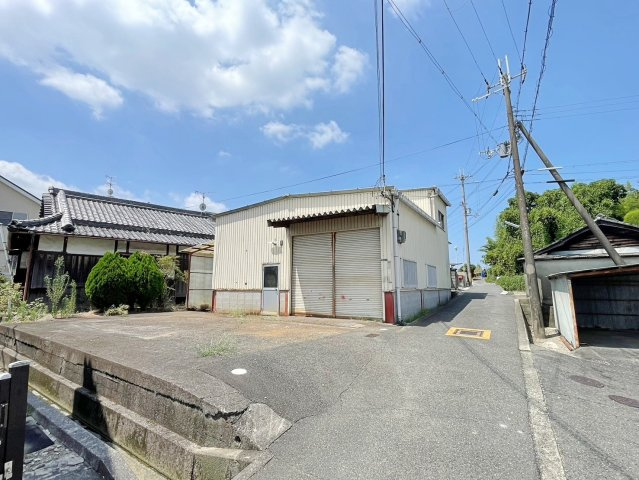 岸和田市尾生町２丁目　古家付き土地の前面道路含む現地写真